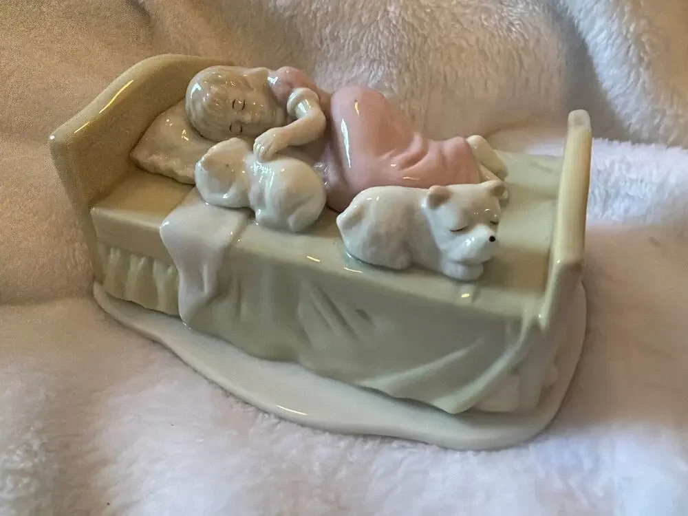 Simson Home Buddies Sleepy Time Girl Dog Bed Porcelain Figurine Night Light VTG